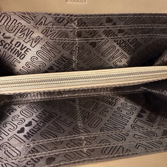 Love Moschino EUC Portafogli Pu Rosa Zip Around Wallet - Picture 9 of 14